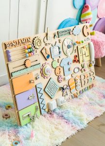 Bảng bận rộn cho bé 6 tháng
